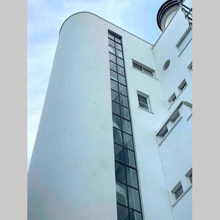 Elegant Studio Et Parking Dans Batiment Historique Сен-Тропе Экстерьер фото