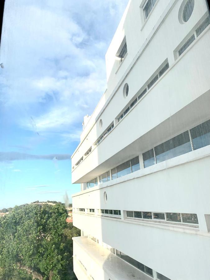 Elegant Studio Et Parking Dans Batiment Historique Сен-Тропе Экстерьер фото