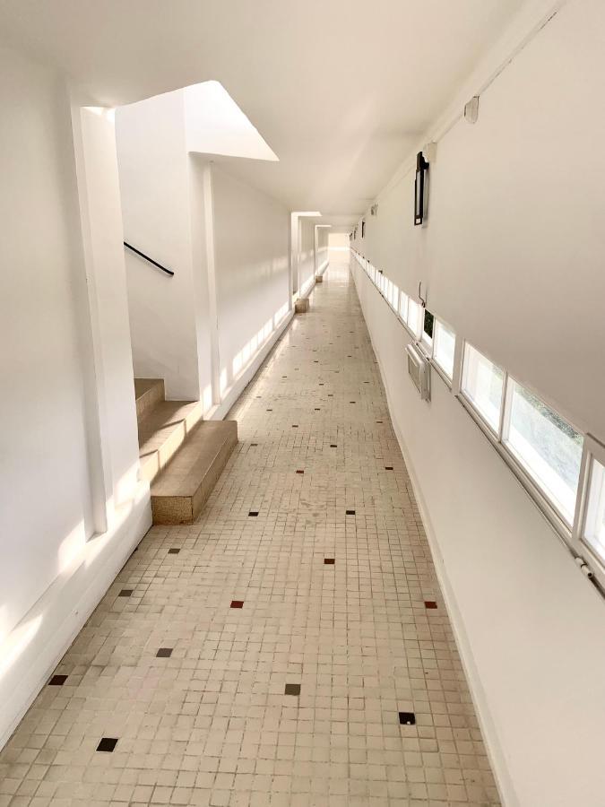 Elegant Studio Et Parking Dans Batiment Historique Сен-Тропе Экстерьер фото